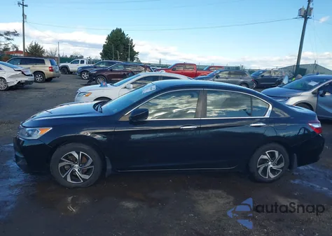 2016 Honda Accord Lx z USA, uszkodzony, nr VIN 1HGCR2F34GA211496